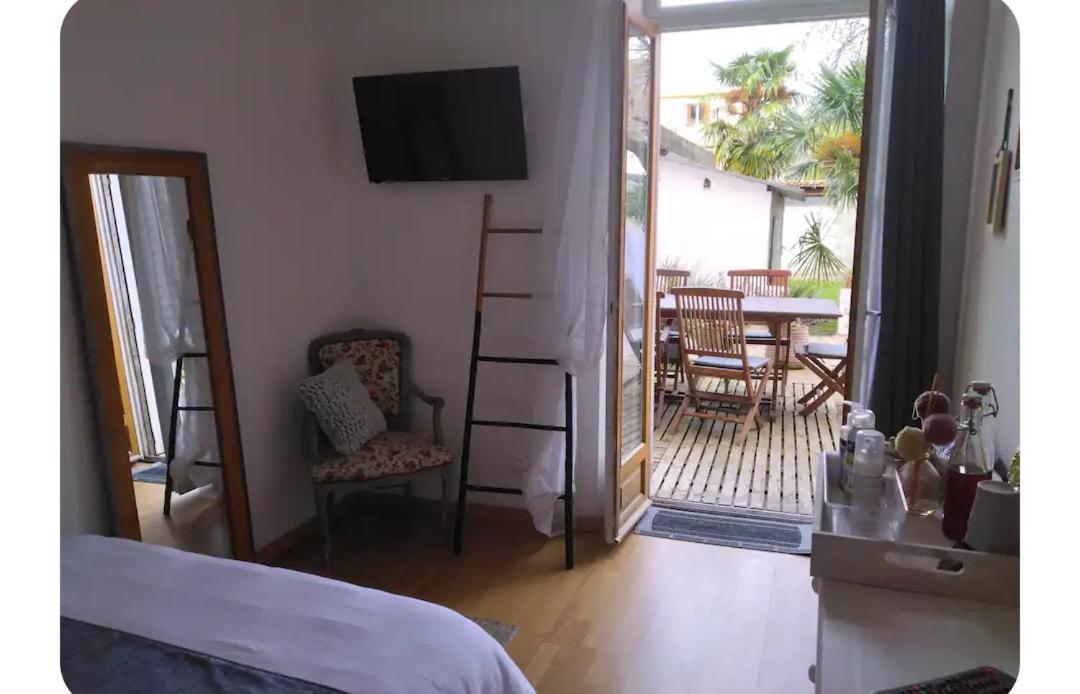 Chambre Chez L'Habitant Tout Confort Aux Balcons De Bigorre Tarbes Exterior foto